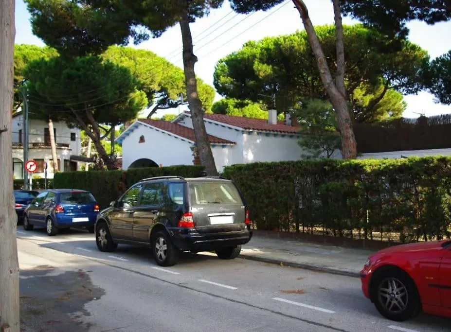 Enjoy Your Holidays 300M To The Mediterranean Sea At Villa Divali Castelldefels Semesterbostad